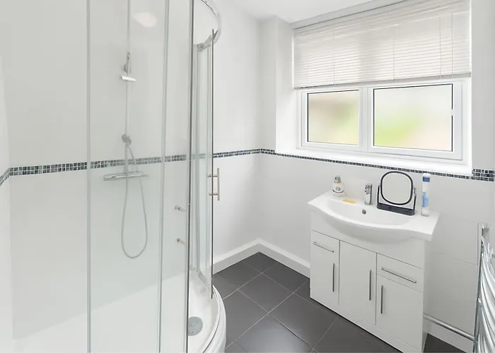 Family-friendly 4-bedroom Retreat In -ideal For Contractors And Work 펜션 *