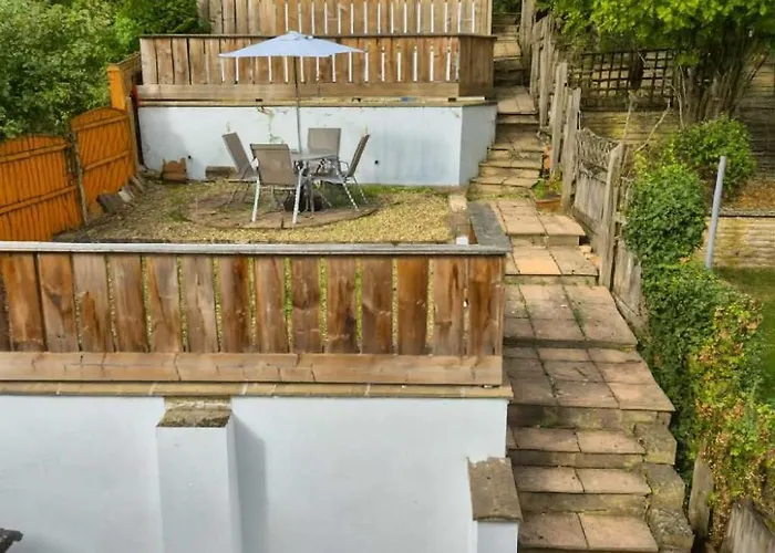 Family-friendly 4-bedroom Retreat In -ideal For Contractors And Work Ferienhaus