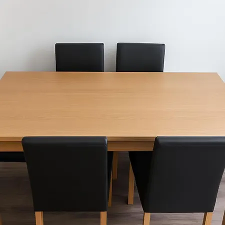 Family-friendly 4-bedroom Retreat In -ideal For Contractors And Work Prázdninový dům *